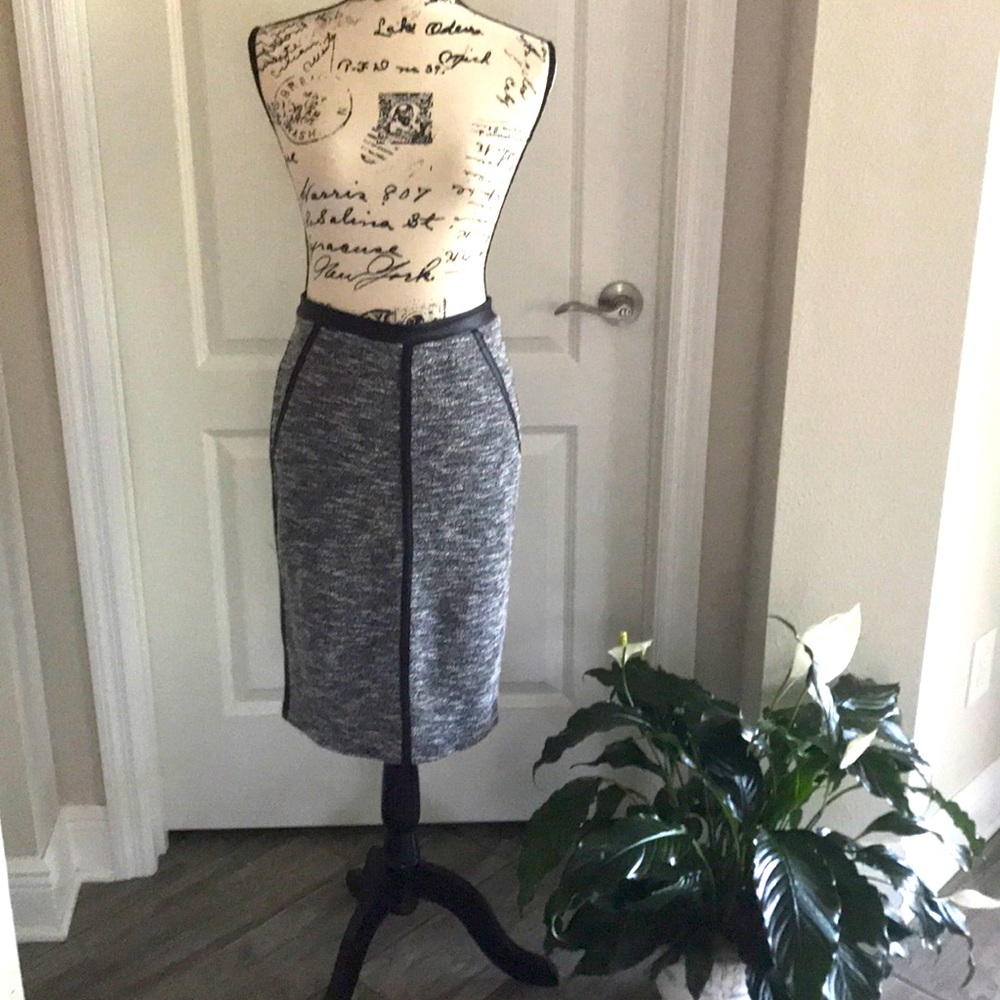Fora pencil skirt.
